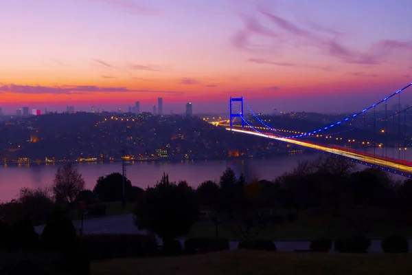 Γέφυρα Του Βοσπόρου Και Πόλη Της Κωνσταντινούπολης — Φωτογραφία Αρχείου