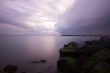 Uzun pozlama iskelesi ve gün batımı