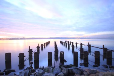 Uzun pozlama iskelesi ve gün batımı
