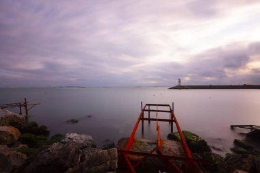 Uzun pozlama iskelesi ve gün batımı