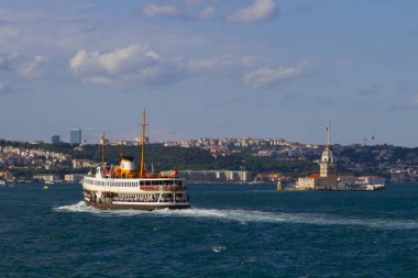 Boğaz'da eski feribot (vapur) ile deniz yolculuğu - İstanbul, Türkiye
