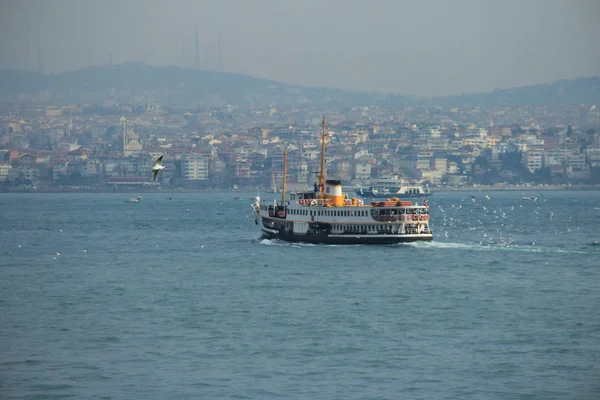 Viagem Marítima Com Ferry Velho Barco Vapor Bósforo Istambul Turquia — Fotografia de Stock