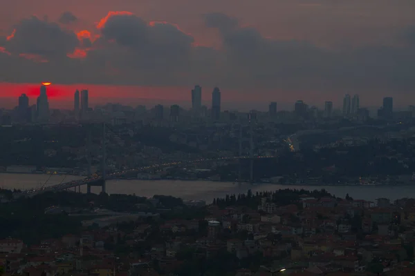 Boğaziçi Köprüsü Istanbul Silüeti — Stok fotoğraf