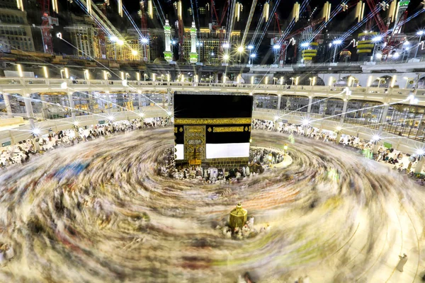 Des Pèlerins Musulmans Contournent Kaaba Près Black Stone Masjidil Haram — Photo