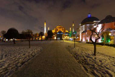 Mehmet Akif Ersoy Parkı'ndan Mavi Cami