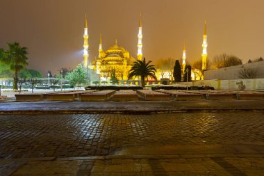 Mehmet Akif Ersoy Parkı'ndan Mavi Cami
