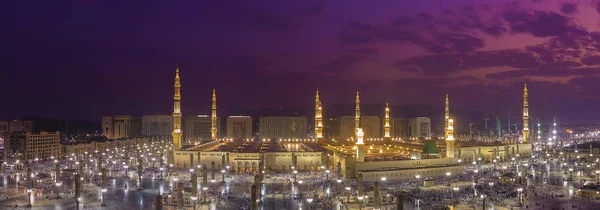 무슬림 Nabawi 모스크 사우디 아라비아에 — 스톡 사진