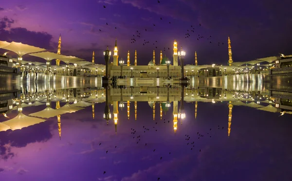 Мусульмане Собрались Поклонения Мечети Набави Медина Саудовская Аравия — стоковое фото