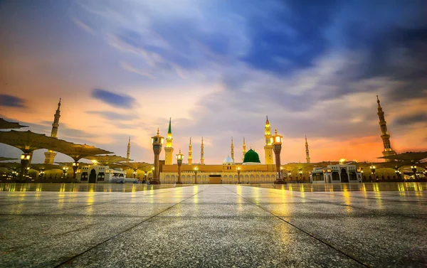 Muçulmanos Reuniram Para Adorar Mesquita Nabawi Medina Arábia Saudita — Fotografia de Stock