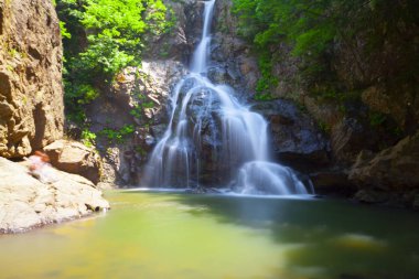 Türkiye'nin şelaleleri ve nehirleri. Erikli şelalesi, Çınarcık, Yalova, Türkiye