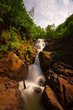 Türkiye'nin şelaleleri ve nehirleri. Erikli şelalesi, Çınarcık, Yalova, Türkiye