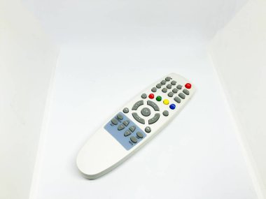 Uydu uzaktan kumanda beyaz arka plan