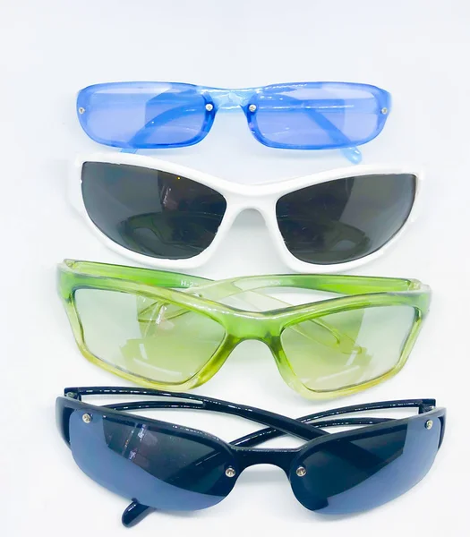 Gafas Sol Frescas Aisladas Sobre Fondo Blanco —  Fotos de Stock