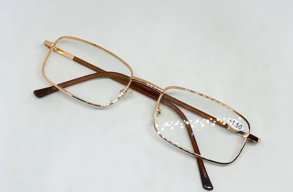 Óculos Numerados Isolados Sobre Fundo Branco — Fotografia de Stock