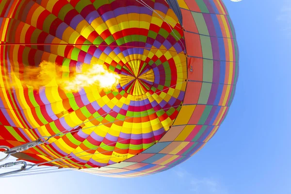 Lélegzetelállító Hőlégballonok Repülnek Látványos Cappadocia Törökország — Stock Fotó