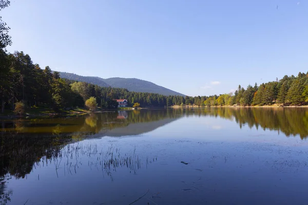 Casa Del Lago Madera Dentro Del Bosque Parque Nacional Bolu — Foto de Stock