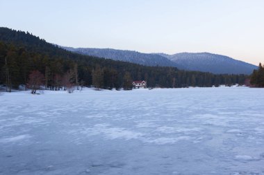 Abant-Gölcük güzel görünümü. İnanılmaz göl manzarası. Bolu Türkiye