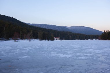 Abant-Gölcük güzel görünümü. İnanılmaz göl manzarası. Bolu Türkiye