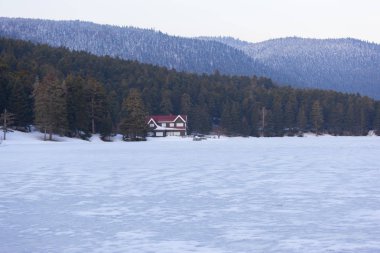 Abant-Gölcük güzel görünümü. İnanılmaz göl manzarası. Bolu Türkiye