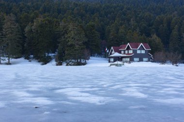 Abant-Gölcük güzel görünümü. İnanılmaz göl manzarası. Bolu Türkiye