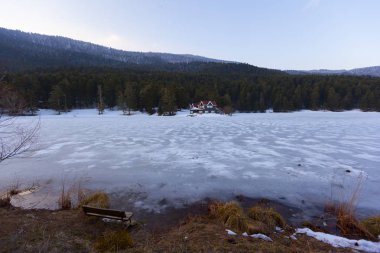 Abant-Gölcük güzel görünümü. İnanılmaz göl manzarası. Bolu Türkiye