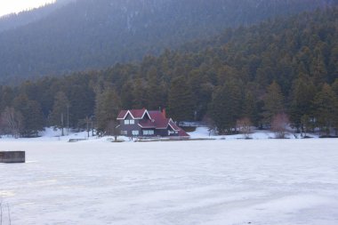 Abant-Gölcük güzel görünümü. İnanılmaz göl manzarası. Bolu Türkiye