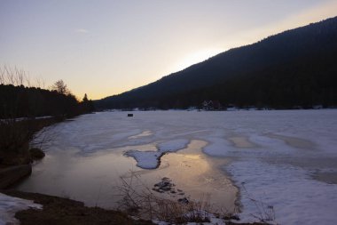Abant-Gölcük güzel görünümü. İnanılmaz göl manzarası. Bolu Türkiye