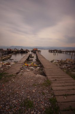 Sekapark, İzmit, Kocaeli. Deniz kıyısındaki güzel doğal park. Türkiye 'de gün batımı deniz manzarası.