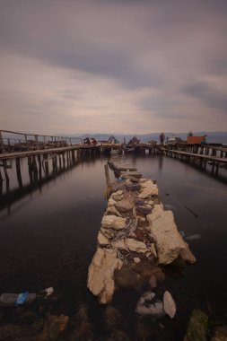 Sekapark, İzmit, Kocaeli. Deniz kıyısındaki güzel doğal park. Türkiye 'de gün batımı deniz manzarası.