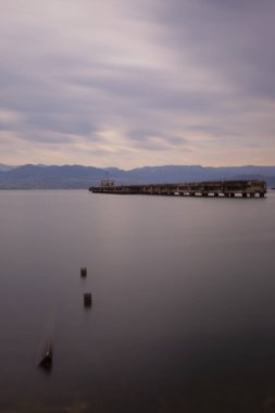 Sekapark, İzmit, Kocaeli. Deniz kıyısındaki güzel doğal park. Türkiye 'de gün batımı deniz manzarası.