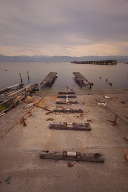 Sekapark, İzmit, Kocaeli. Deniz kıyısındaki güzel doğal park. Türkiye 'de gün batımı deniz manzarası.