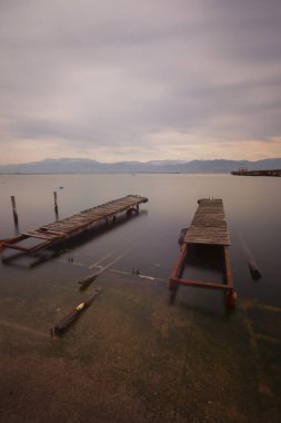 Sekapark, İzmit, Kocaeli. Deniz kıyısındaki güzel doğal park. Türkiye 'de gün batımı deniz manzarası.