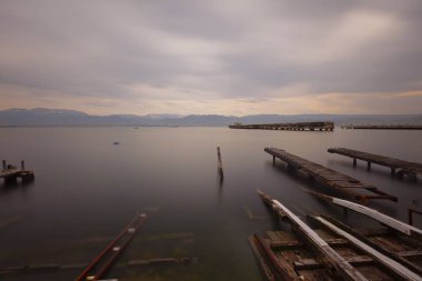 Sekapark, İzmit, Kocaeli. Deniz kıyısındaki güzel doğal park. Türkiye 'de gün batımı deniz manzarası.