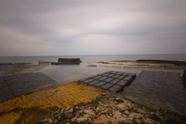 Pembe kayalarda gün doğumu, ( Türkiss; Pembe Kayalar ) Kefken, Kocaeli , Türkiye