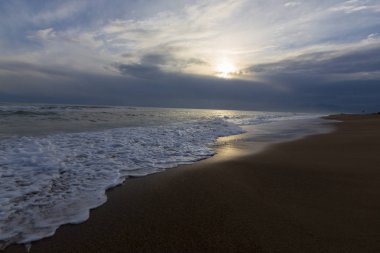 Beach Lara Antalya Türkiye'deki yakınındaki insanlar olmadan. Küçük Asya