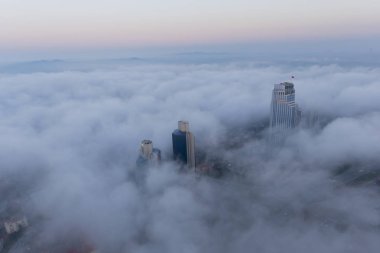 Istanbul 'da sis gökdelenler