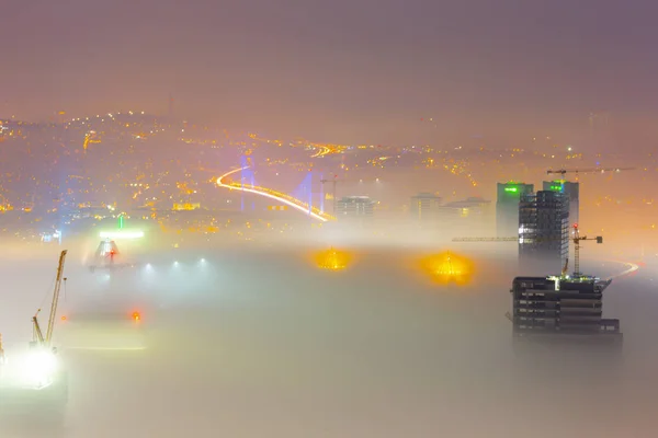 Rascacielos Niebla Estambul Turquía — Foto de Stock