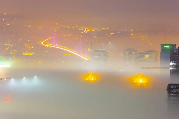Rascacielos Niebla Estambul Turquía — Foto de Stock