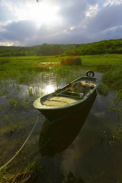 Лодки Озере Исикли Чиврил Денизли Турция — стоковое фото