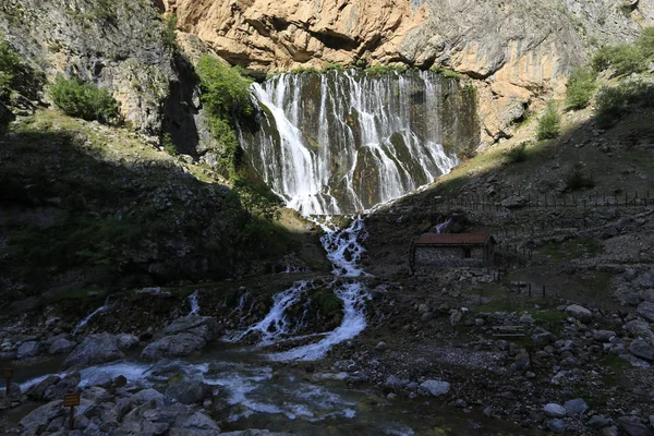 Cachoeira Kapuzbasi Kayseri Turquia — Fotografia de Stock