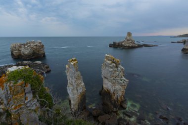 Şile Deniz Feneri (ile/İstanbul/Türkiye). Sile Deniz Feneri, İstanbul'un Şile semtinde yer alan ve Boğaz ve Karadeniz'e hizmet veren bir deniz feneridir. ile Deniz Feneri, iki lig biridir