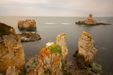 Şile Deniz Feneri (ile/İstanbul/Türkiye). Sile Deniz Feneri, İstanbul'un Şile semtinde yer alan ve Boğaz ve Karadeniz'e hizmet veren bir deniz feneridir. ile Deniz Feneri, iki lig biridir