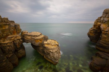 Şile Deniz Feneri (ile/İstanbul/Türkiye). Sile Deniz Feneri, İstanbul'un Şile semtinde yer alan ve Boğaz ve Karadeniz'e hizmet veren bir deniz feneridir. ile Deniz Feneri, iki lig biridir