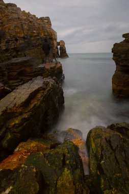 Şile Deniz Feneri (ile/İstanbul/Türkiye). Sile Deniz Feneri, İstanbul'un Şile semtinde yer alan ve Boğaz ve Karadeniz'e hizmet veren bir deniz feneridir. ile Deniz Feneri, iki lig biridir