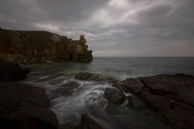 Şile Deniz Feneri (ile/İstanbul/Türkiye). Sile Deniz Feneri, İstanbul'un Şile semtinde yer alan ve Boğaz ve Karadeniz'e hizmet veren bir deniz feneridir. ile Deniz Feneri, iki lig biridir