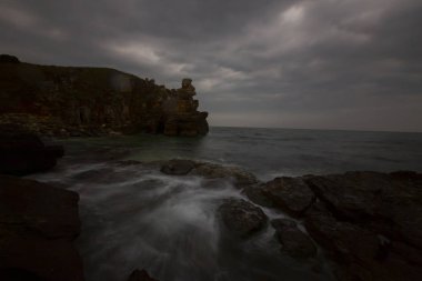Şile Deniz Feneri (ile/İstanbul/Türkiye). Sile Deniz Feneri, İstanbul'un Şile semtinde yer alan ve Boğaz ve Karadeniz'e hizmet veren bir deniz feneridir. ile Deniz Feneri, iki lig biridir