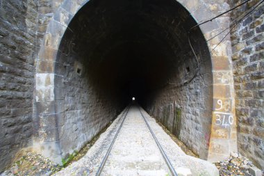 Tren yolu ve tünel / Türkiye 