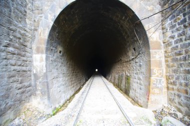 Tren yolu ve tünel / Türkiye 