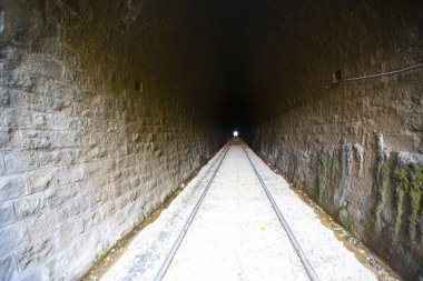 Tren yolu ve tünel / Türkiye 