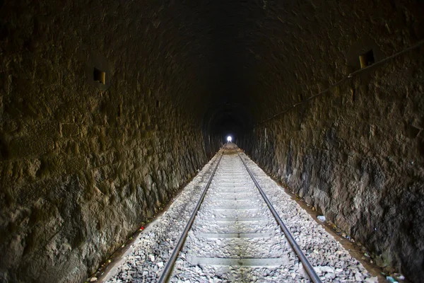 列車の道とトンネル トルコ — ストック写真